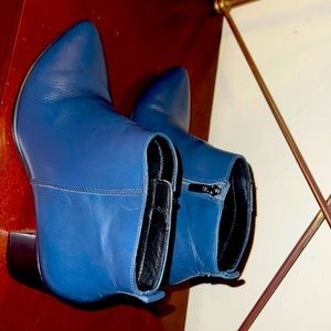 Ecco real leather boot.